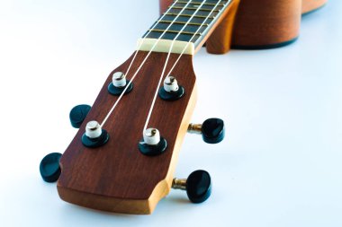 Ukulele boyun beyaz arka plan üzerinde