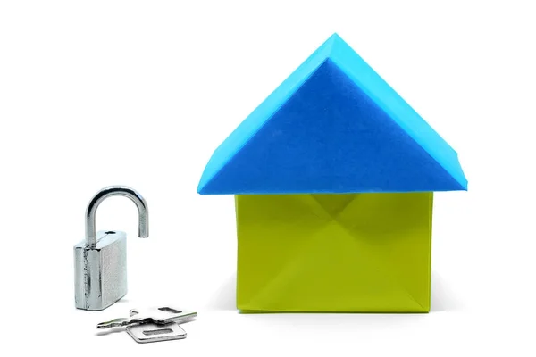 Origami Casa Papel Con Llave Desbloqueo Sobre Fondo Blanco Seguridad — Foto de Stock