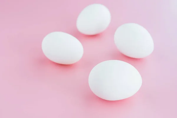 健康食品概念粉红背景的白蛋 — 图库照片