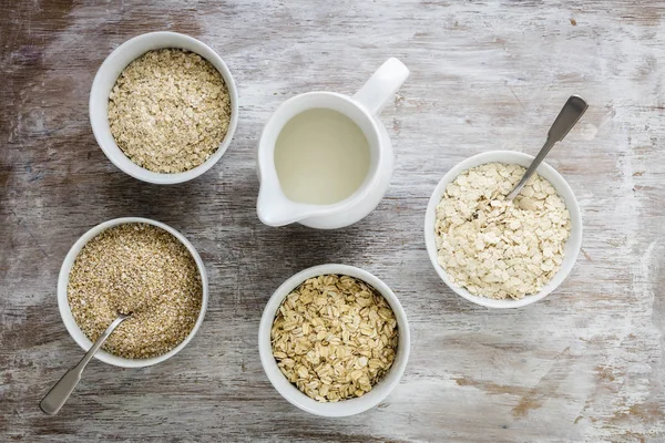 Vista Superior Diferentes Tipos Copos Avena Cuencos Leche —  Fotos de Stock