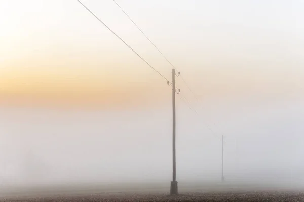 Allemagne Bade Wurtemberg Tauberbischofsheim Pylônes Électriques Dans Brouillard Épais — Photo