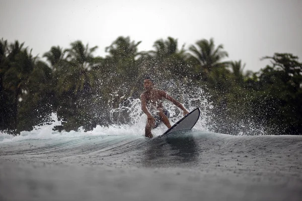 Індонезія Java Surfer Хвилі Океані — стокове фото