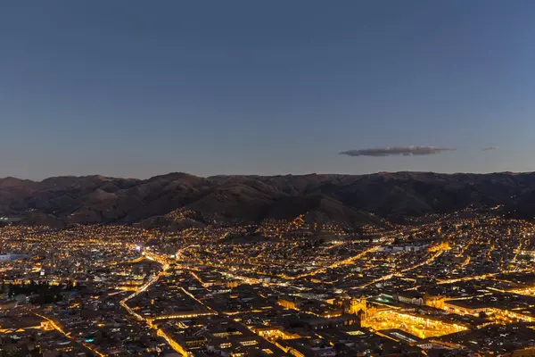 ペルー アンデス クスコ 夕暮れ時 クリスト ブランコ像から見た都市の景観 — ストック写真