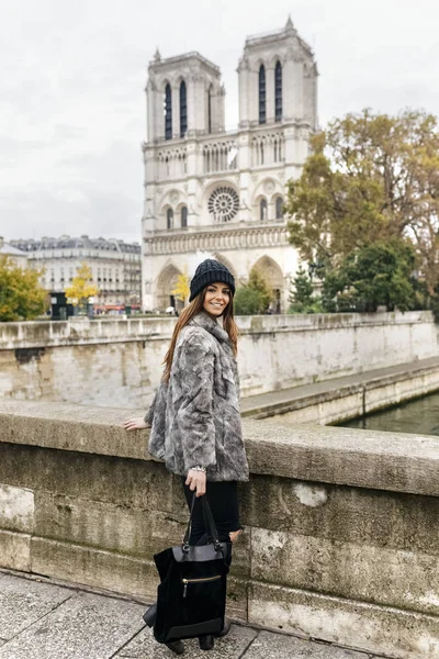 Paris France Portrait Beautiful Woman Notre Dame Cathedral — Stock Photo, Image