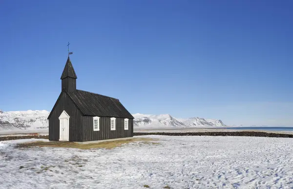 Budir Zwarte Kerk Besneeuwde Landschap Ijsland — Stockfoto