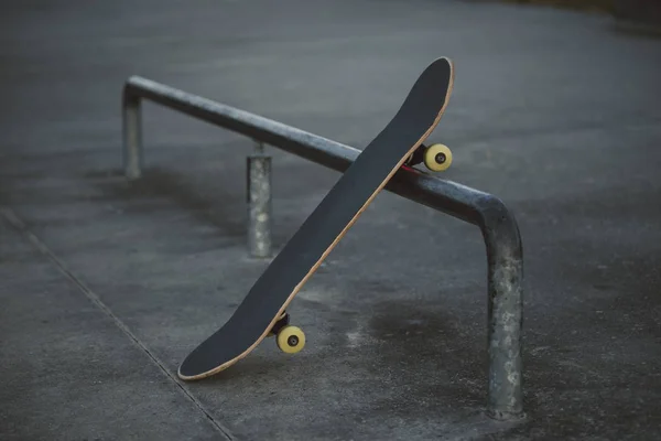 Daytime View One Skateboard Metal Frame — Stock Photo, Image