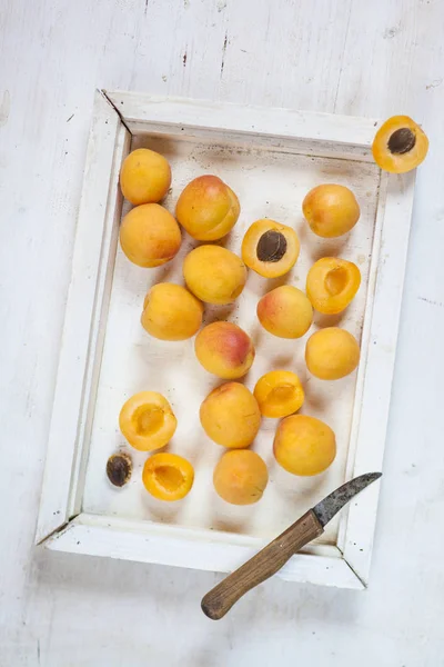 Close Wooden Tray Apricots — Stock Photo, Image