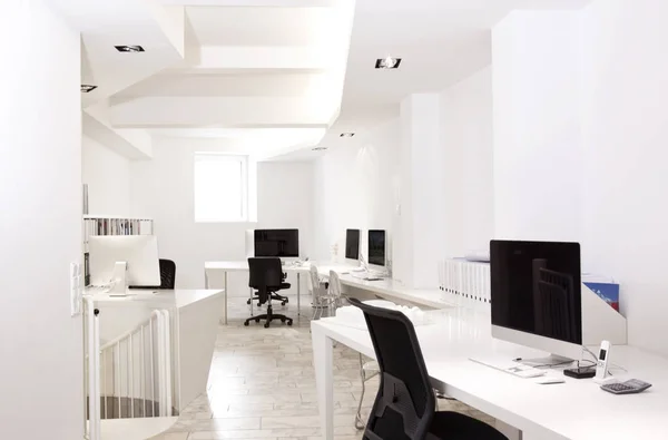 White Modern Office Interior Computers — Stock Photo, Image