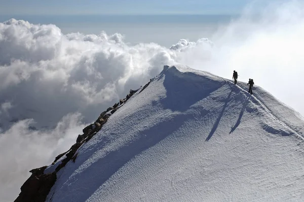 Suiza Pennine Alps Saas Grund Weissmies Montañeros Pie Cima Montaña —  Fotos de Stock
