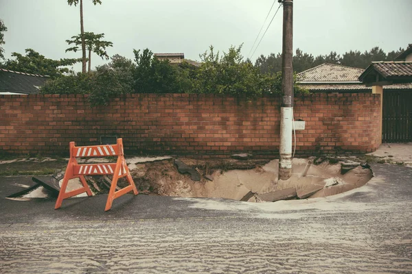 Traffic Barrier Broken Tarmac Heavy Rainfalls Florianopolis Brazil — Stock Photo, Image