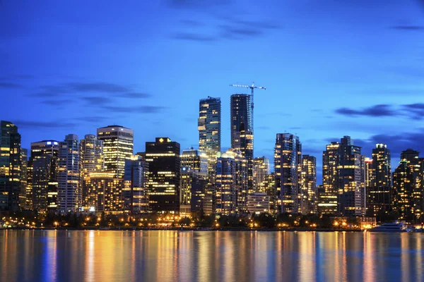 Fernsicht Auf Die Skyline Der Dämmerung Vom Stanley Park Vancouver — Stockfoto