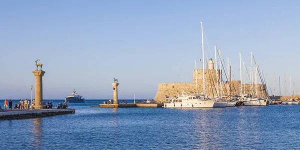 Griekenland Rhodos Ingang Mandraki Haven — Stockfoto