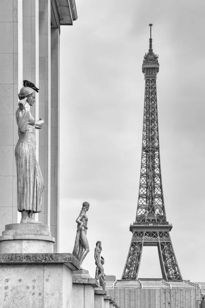 France Paris View Eiffel Tower Sculptures — Stock Photo, Image