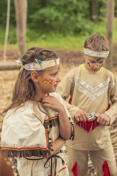 Alemania Sajonia Indios Fiesta Vaqueros Niños Disfrazados —  Fotos de Stock