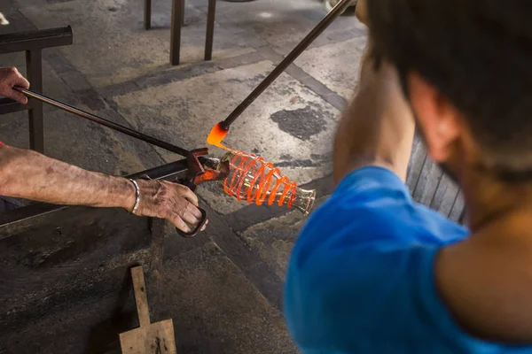 Men Working Molten Glass Glass Factory — Stock Photo, Image