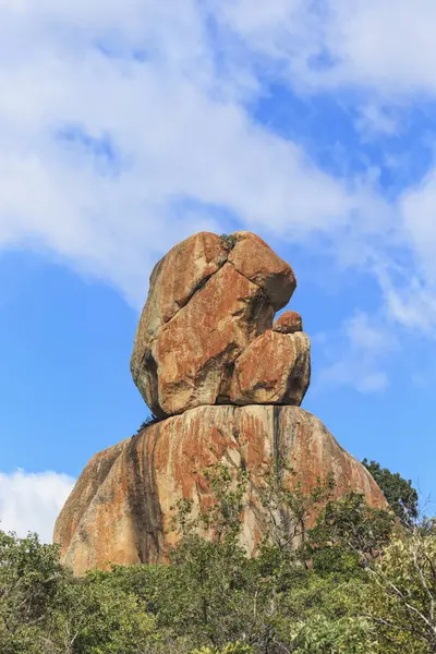 Africa Zimbabwe Formazioni Rocciose Sulle Piante Durante Giorno — Foto Stock