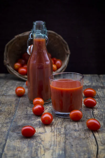 Copo Garrafa Suco Tomate Tomate — Fotografia de Stock