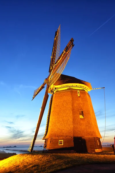 Países Bajos Holanda Del Norte Molino Viento Atardecer Contra Cielo — Foto de Stock