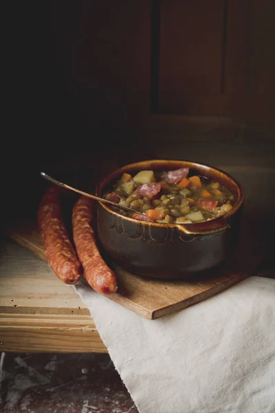 Чечевичный Суп Свиными Сосисками — стоковое фото