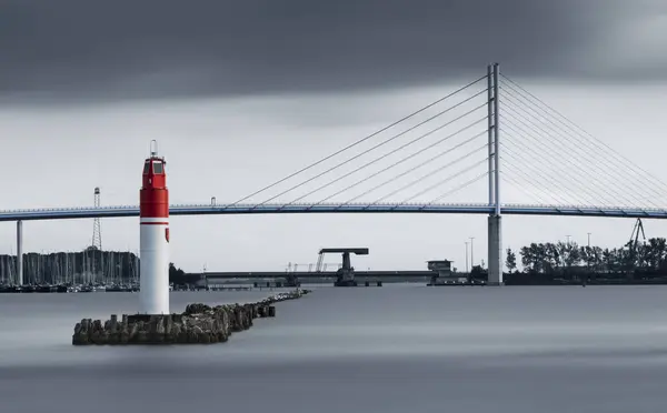 ドイツ メクレンブルク フォアポンメルン シュトラールズント Strelasund を渡るリューゲン島橋 — ストック写真