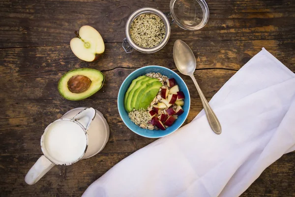 Aguacate Granola Manzana Con Semillas Cáñamo Orgánico — Foto de Stock