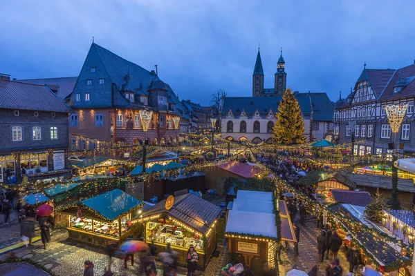 Deutschland Niedersachsen Goßlar Weihnachtsmarkt Abend — Stockfoto
