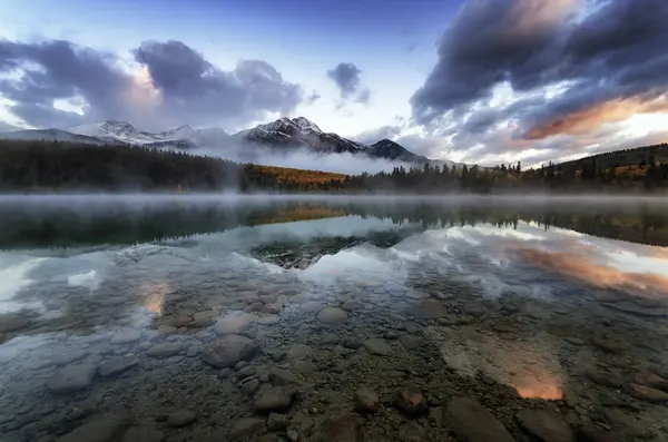 Καναδά Εθνικό Πάρκο Jasper Ίασπις Πυραμίδα Βουνό Patricia Lake Πρωί — Φωτογραφία Αρχείου