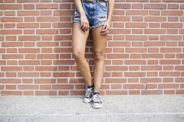 Partial View Young Woman Jeans Shorts Sneakers — Stock Photo, Image