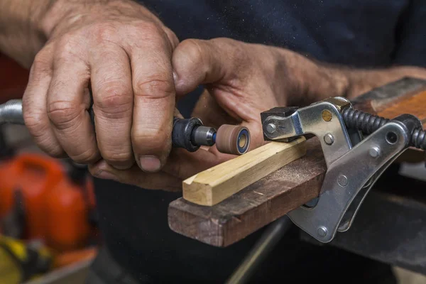 Couteau Fabricant Dans Atelier Travail — Photo