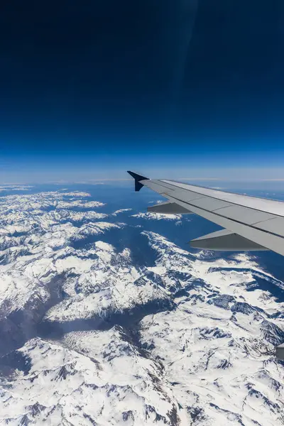 Schilderachtig Uitzicht Het Vliegtuig Tijdens Vlucht Alpen — Stockfoto