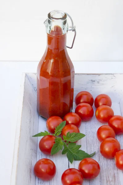 Homemade Tomato Sauce Wooden Tray Tomatoes — Stock Photo, Image