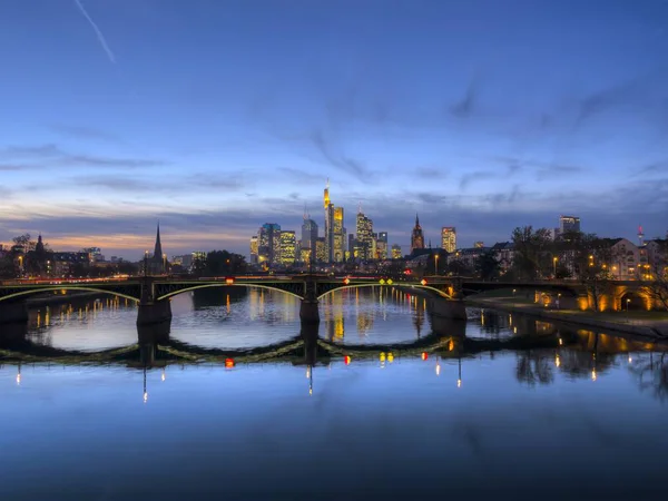 Vacker Utsikt Över Frankfurt Main Stadsbilden Kväll Twilight Tyskland Europa — Stockfoto