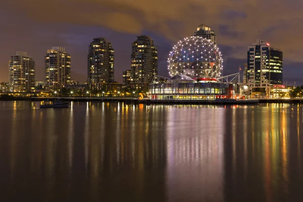 Telus World Science Upplyst Natten Vetenskapen Världen Downtown False Creek — Stockfoto