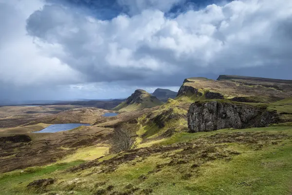 Verenigd Koninkrijk Schotland Schilderachtige Hooglanden Bekijken Met Quiraing Hill — Stockfoto