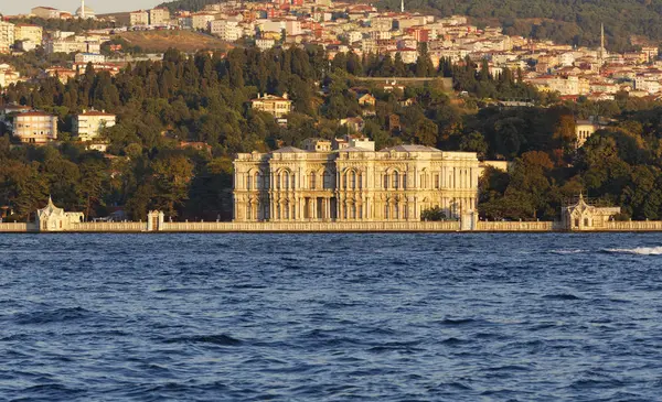 Palácio Beylerbeyi Vista Ortaky Através Bósforo Istambul Turquia Ásia — Fotografia de Stock