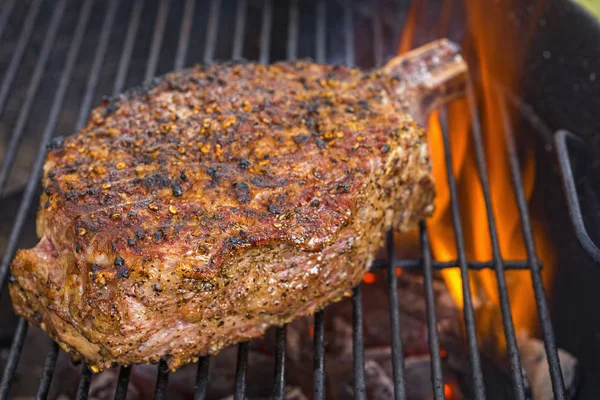 Beef Bone Grilling Charcoal Close — Stock Photo, Image
