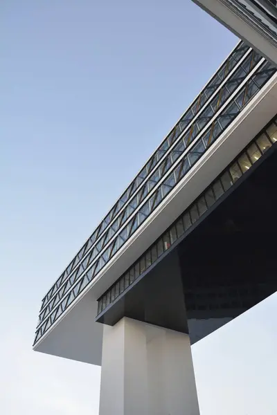 Vista Inferior Del Moderno Edificio Oficinas Medienbruecke Munich Baviera Alemania — Foto de Stock