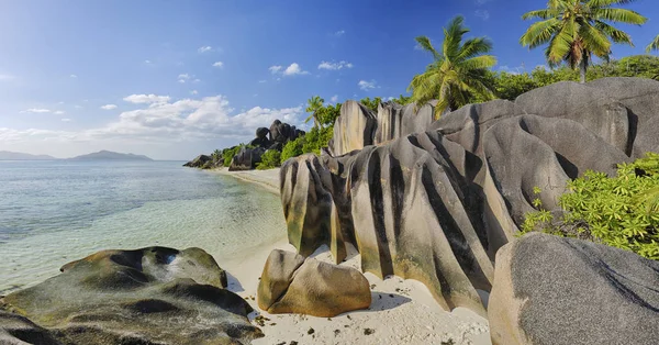 Seychelles Digue Vista Anse Source Argent Con Rocce Scolpite Palme — Foto Stock