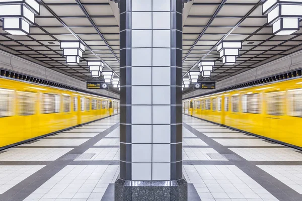 Berlín, estación de metro — Foto de Stock