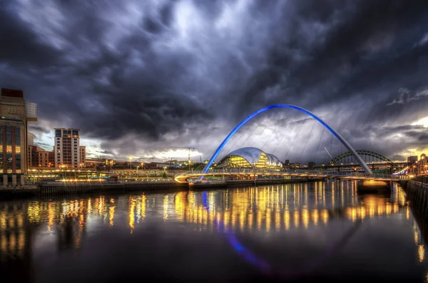 Reino Unido Inglaterra Newcastle Vista Rio Tyne Millenium Bridge — Fotografia de Stock