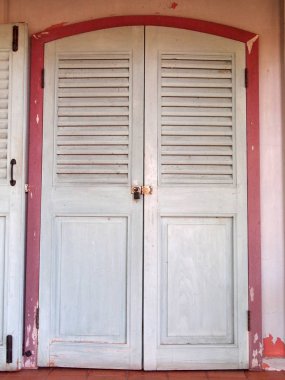 Yakın kilitli kapı