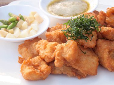 Tavuk Milanese yakın çekim