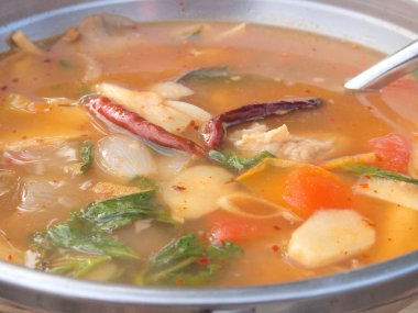 baharatlı çorba haşlanmış Domuz kemikleri