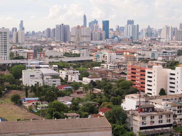 Bangkok, Tajlandia - 17 czerwca 2015: Nowoczesne szkło budowlane "Bangkok Business Center" — Zdjęcie stockowe