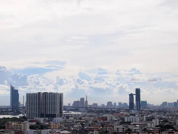 Бангкок, Таиланд - 17 июня 2015: Современное стеклянное здание "Bangkok Business Center" " — стоковое фото