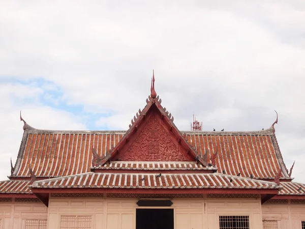 Tay tarzı çatı üçgen — Stok fotoğraf