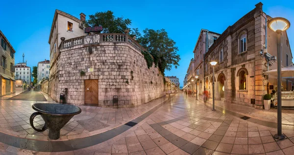 Panorama Marmontova ulice ve starém městě Split, Dalmácie, Chorvatsko — Stock fotografie