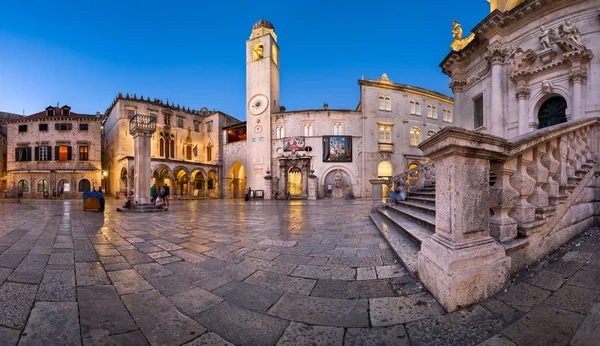 Panorama de la Plaza Luza, Palacio Sponza y Columna de Orlando en Dubrovnik, Croacia —  Fotos de Stock