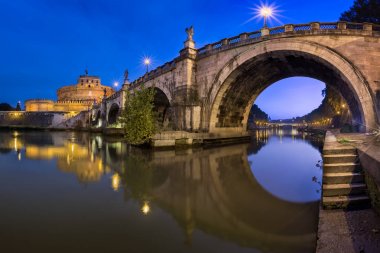 Ponte Sant'Angelo ve melek Şatosu'nda sabah Panoraması