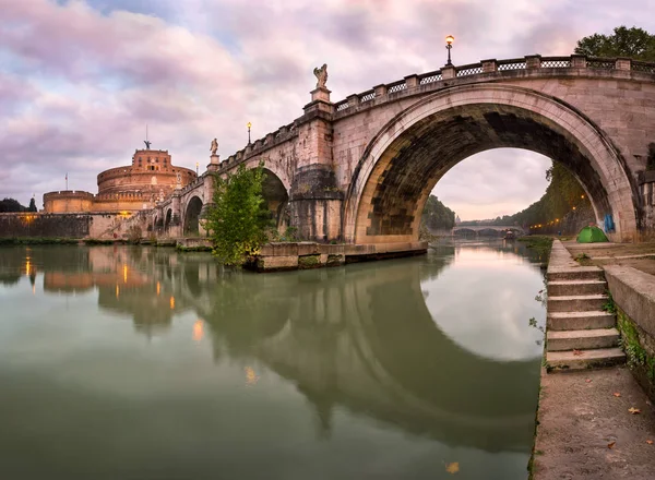 Panorama of Ponte Sant'Angelo and Castel Sant'Angelo in the Morn — Stock Photo, Image
